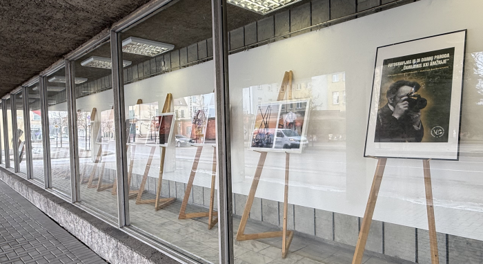 Teismo vitrinoje eksponuojama fotografijos ir dirbtinio intelekto darbų paroda „Čiurlionis XXI amžiuje“
